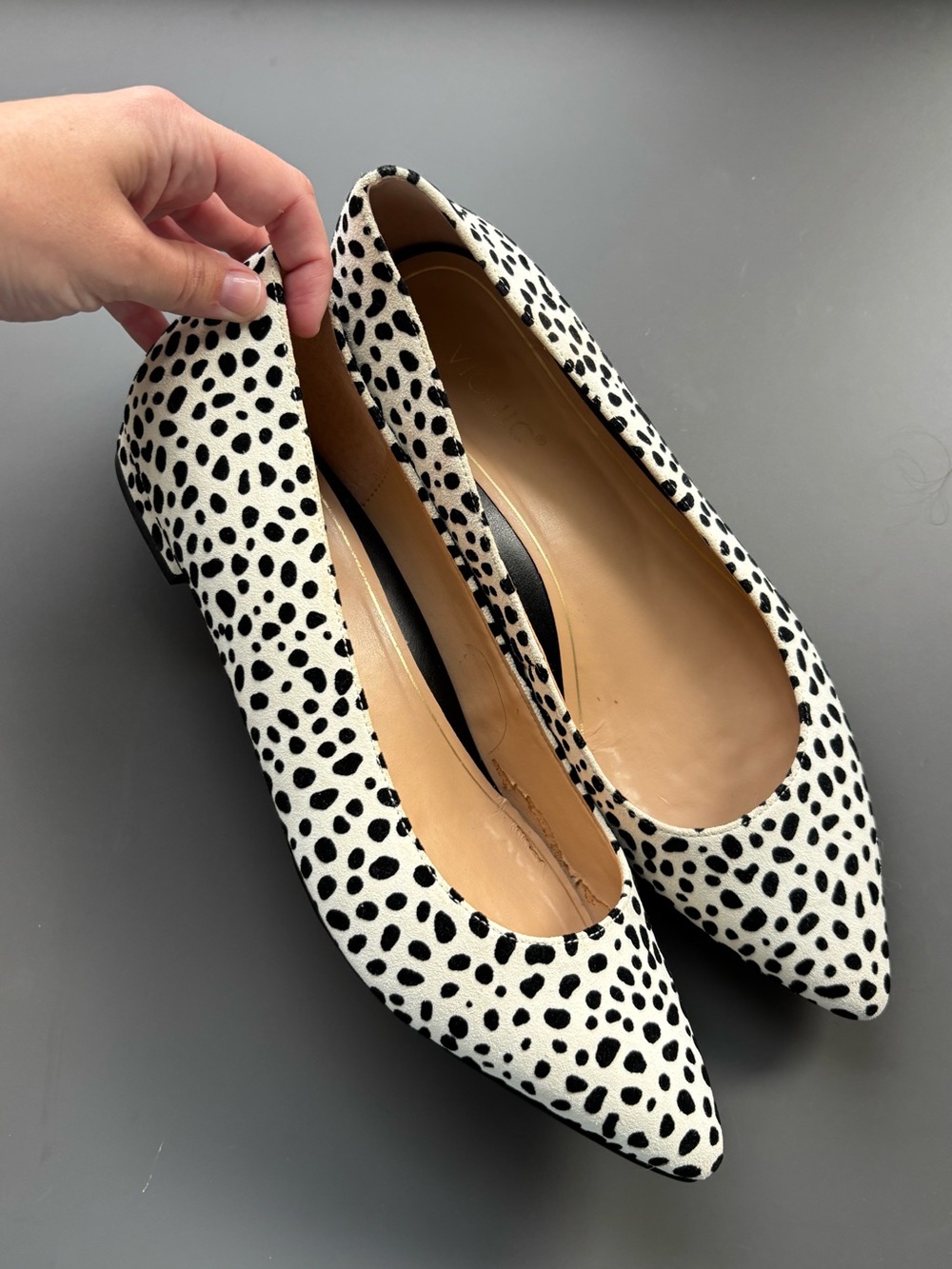 Vionic Leopard Print Pointed Toe Flat- 8